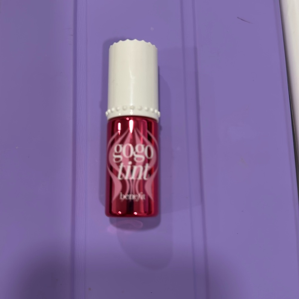 Benefit GoGo Tint- 0.2 fl oz gently used for color swatch